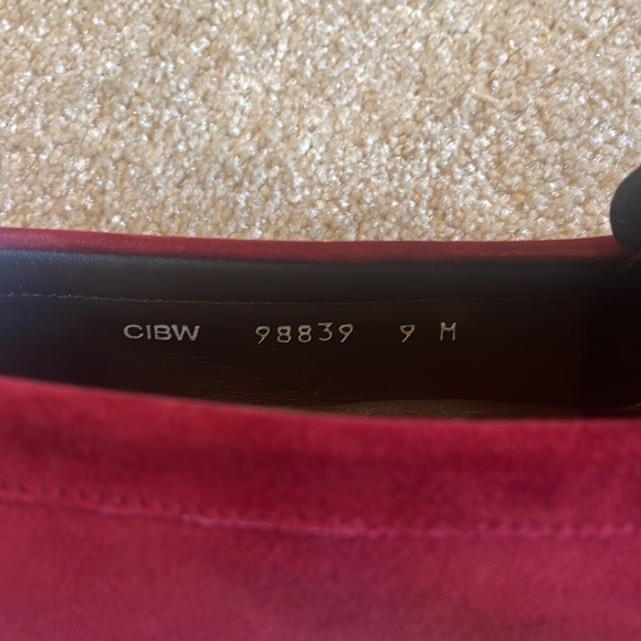 Stuart Weitzman, red suede, Murphy mock size 9 in excellent used condition - Picture 4 of 6